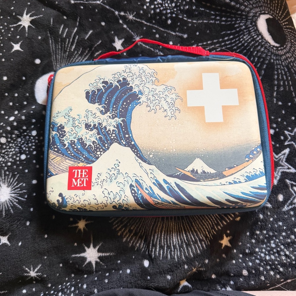Met first aid case